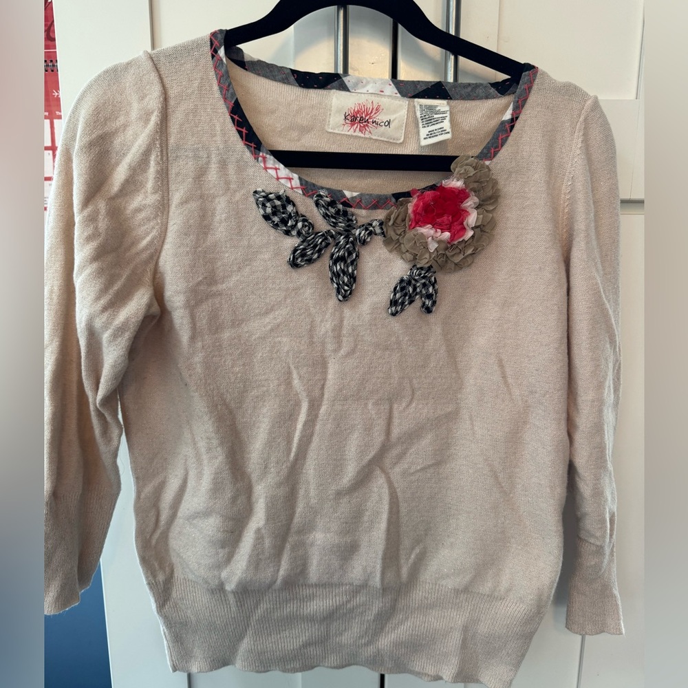 Anthropologie Sweater EUC size medium